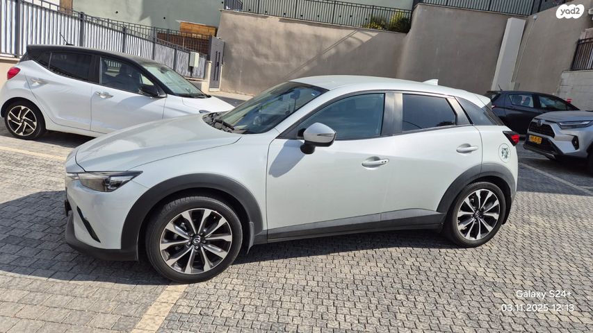 מודעת רכב מאזדה CX-3