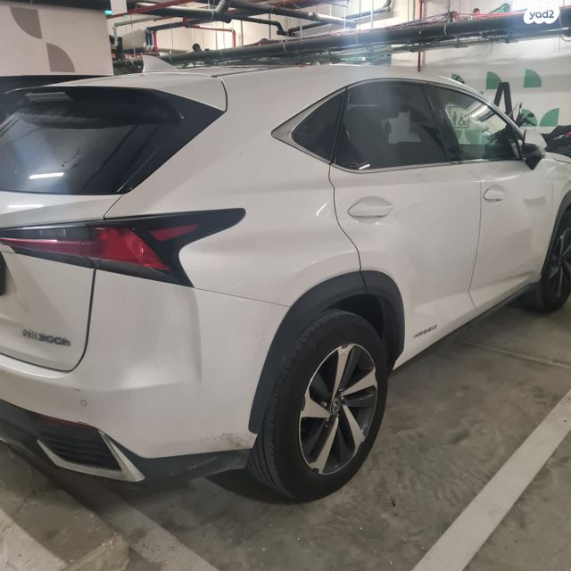 מודעת רכב לקסוס NX