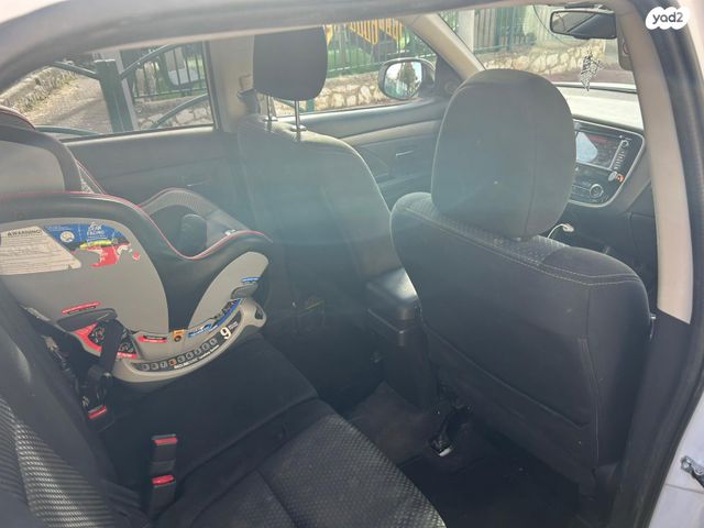 מיצובישי אאוטלנדר