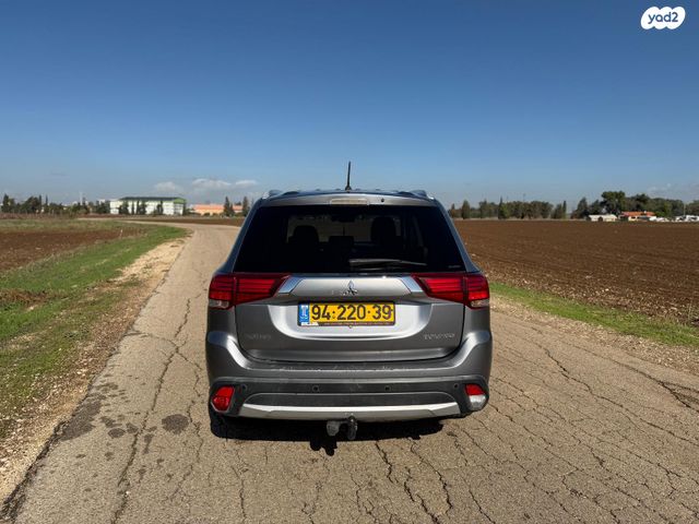 מיצובישי אאוטלנדר