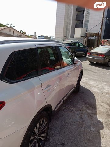 מיצובישי אאוטלנדר