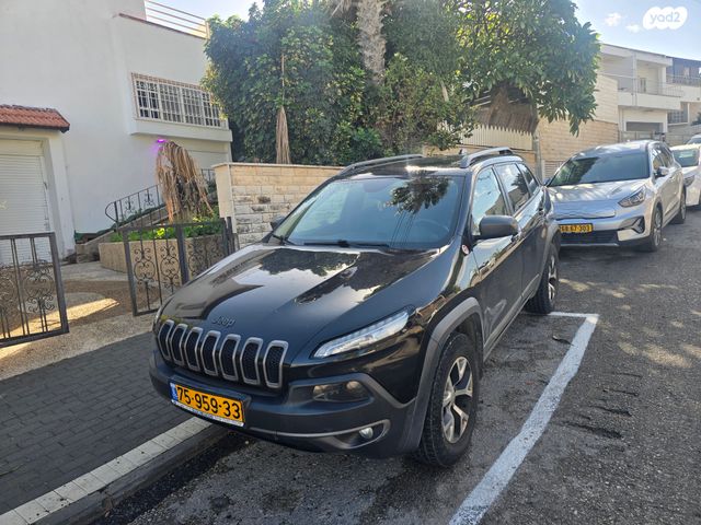 מודעת רכב ג'יפ צ'ירוקי