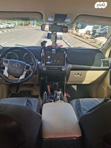 טויוטה לנד קרוזר