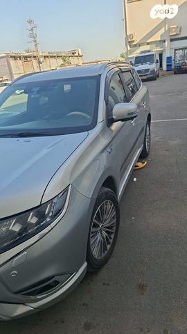 מיצובישי אאוטלנדר