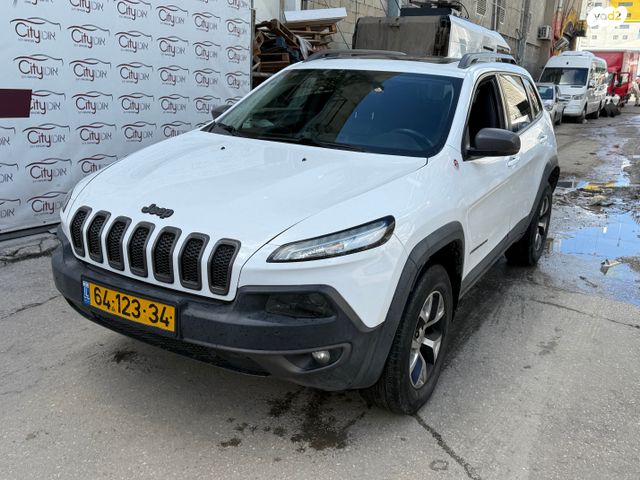 מודעת רכב ג'יפ צ'ירוקי