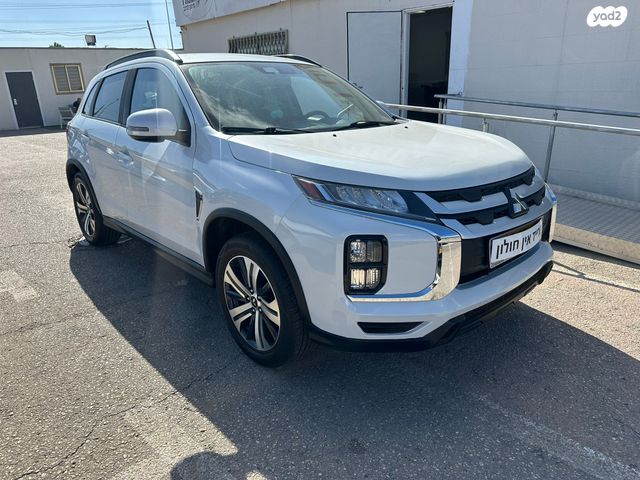 מודעת רכב מיצובישי ASX