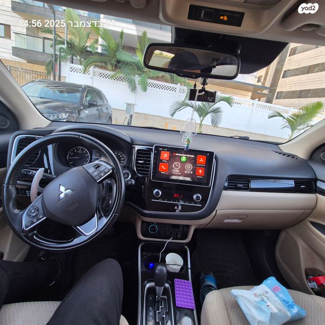 מיצובישי אאוטלנדר