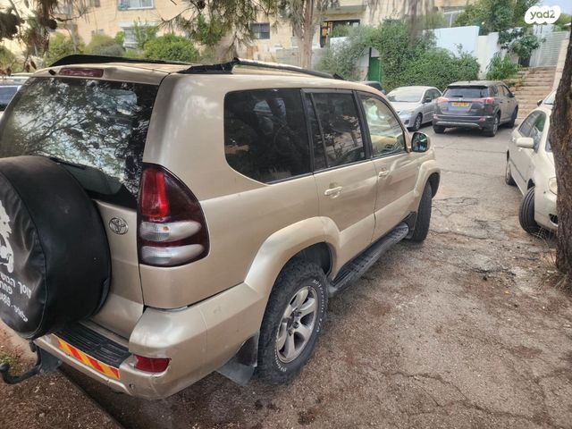 טויוטה לנד קרוזר