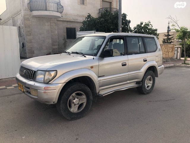 טויוטה לנד קרוזר