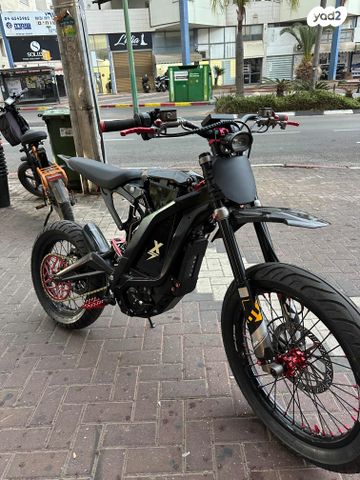 מודעת רכב סורון Light Bee X