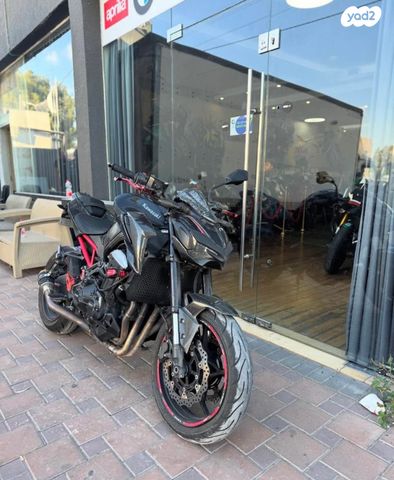 קאוואסאקי Z900