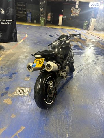 דוקאטי מונסטר 696