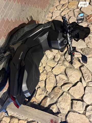 סאן יאנג ADX400