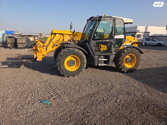 מודעת רכב מעמיס טלסקופי