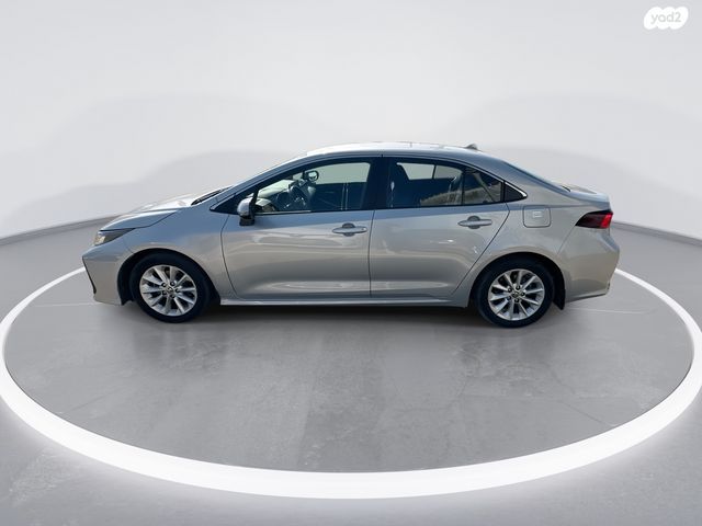 טויוטה קורולה