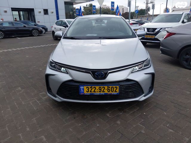 טויוטה קורולה