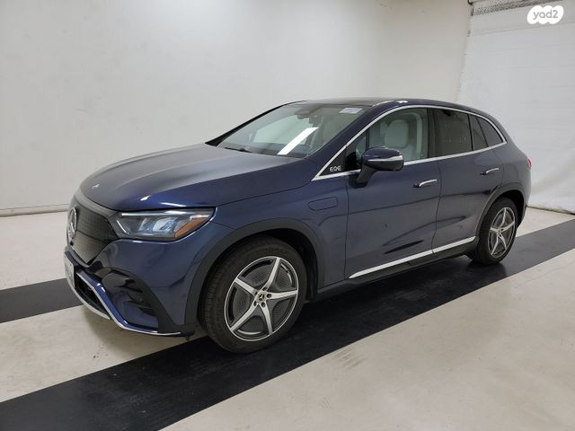 מודעת רכב מרצדס-בנץ EQE SUV