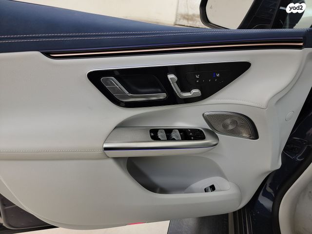 מרצדס-בנץ EQE SUV