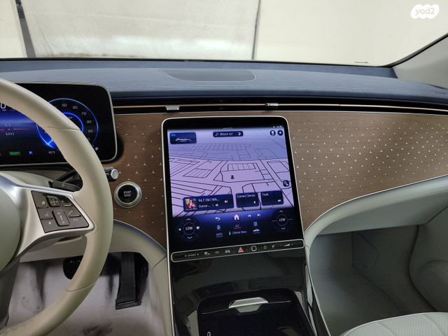 מרצדס-בנץ EQE SUV