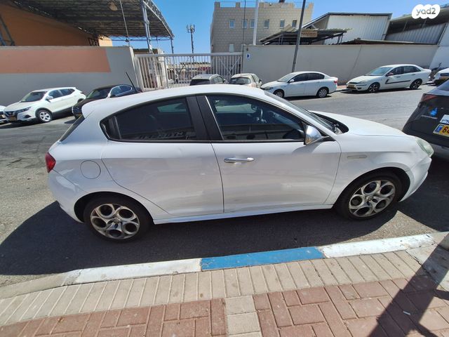 אלפא רומיאו ג'ולייטה