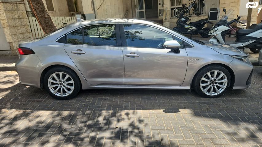 טויוטה קורולה