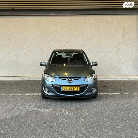 מודעת רכב מאזדה 2
