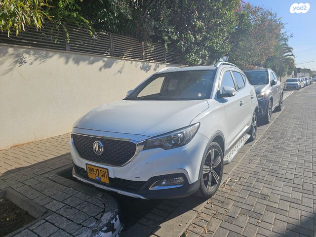 מודעת רכב אם ג'י ZS