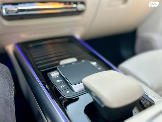 מרצדס-בנץ EQA