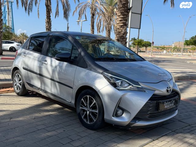 טויוטה יאריס