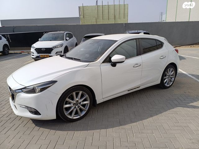 מודעת רכב מאזדה 3