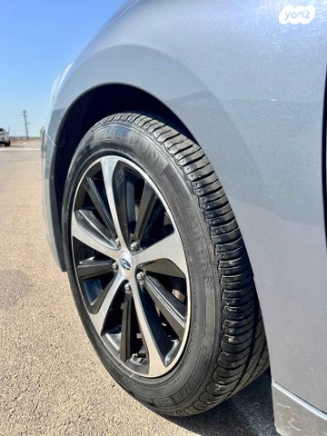 סובארו B4/לגאסי