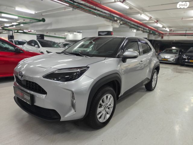 מודעת רכב טויוטה יאריס קרוס