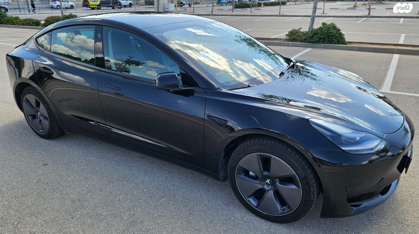 מודעת רכב טסלה מודל 3