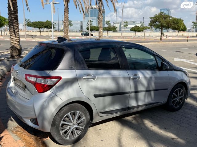 טויוטה יאריס