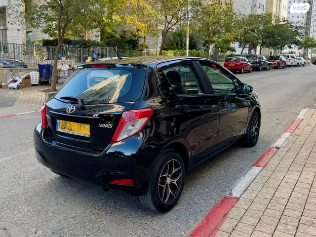 טויוטה יאריס