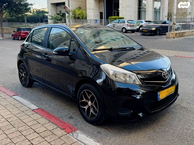 טויוטה יאריס