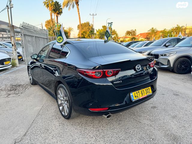 מאזדה 3