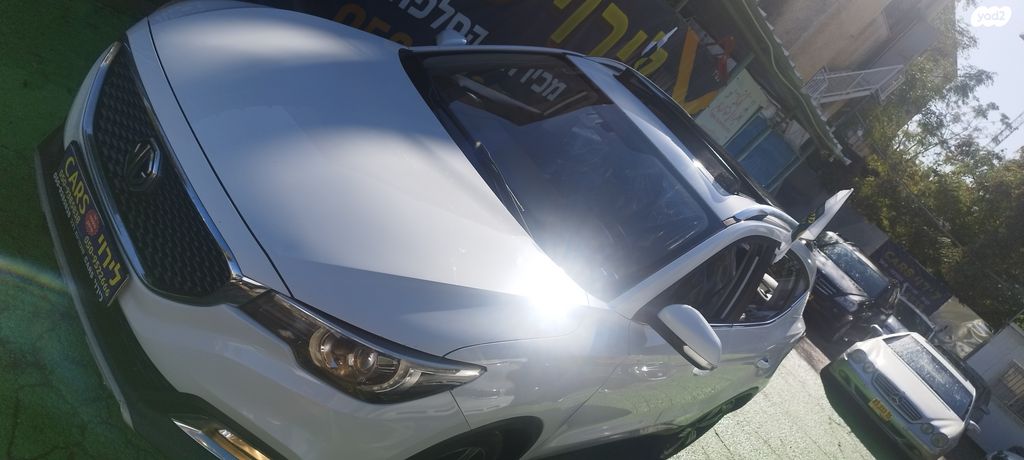 מודעת רכב אם ג'י ZS