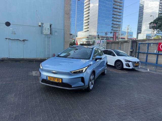 מודעת רכב ג׳ילי Geometry C