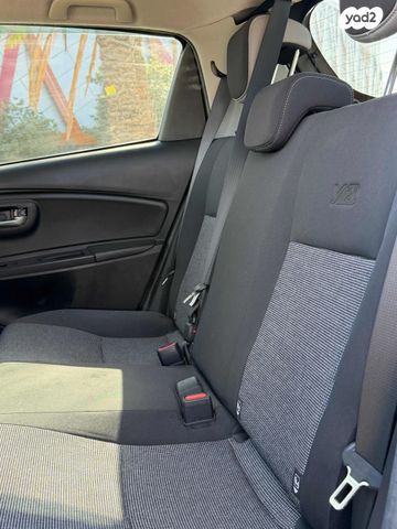 טויוטה יאריס