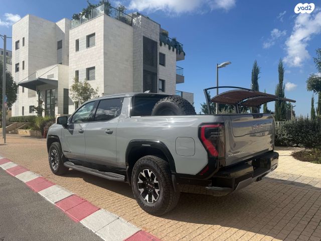 ג'י.אם.סי סיירה EV