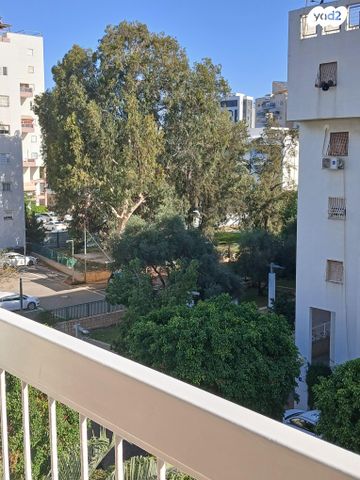 גג/ פנטהאוז, ברקן 13, תל גיבורים, חולון