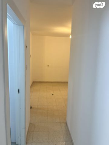 דירה, אבשלום 64, נווה מנחם, באר שבע