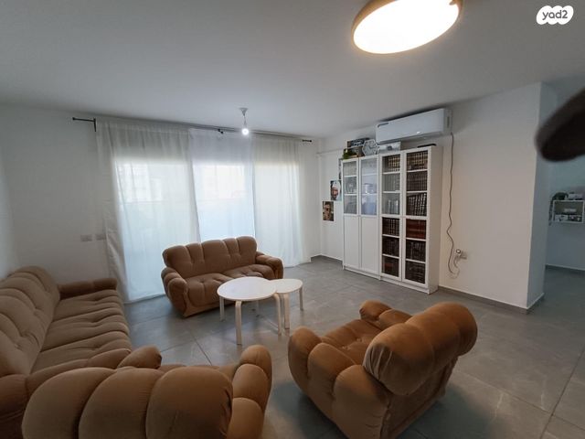 דירה, כ' בחשוון 1, בית אל, בית אל