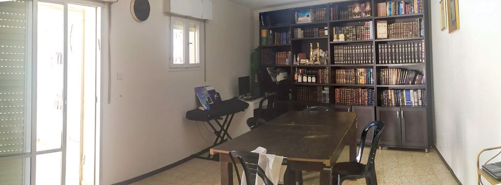 דירה, קהילת אונגוואר 806, רמות, ירושלים