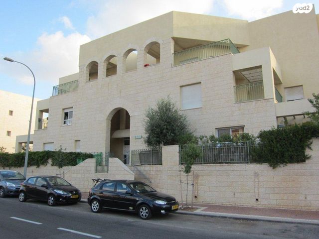 דירת גן, חטיבת הצנחנים 23, המגינים, מודיעין מכבים רעות