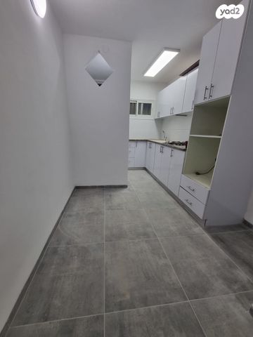 ז'בוטינסקי 39