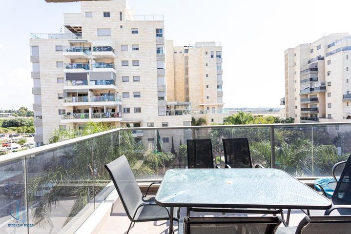 דירה, חזון אי"ש 11, רחובות הצעירה, רחובות