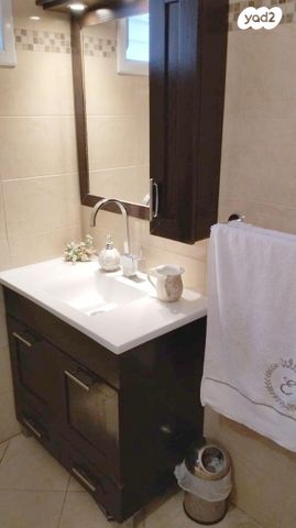 דירה, הרב נויפלד 3, קרית הרצוג, בני ברק