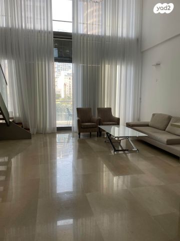 ניסים אלוני 12